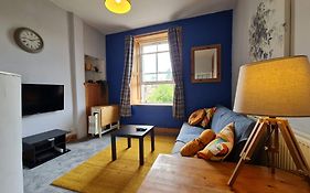 The Edinburgh City - Top Floor 2 Bedroom Apartment